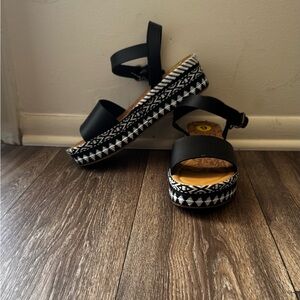 Blowfish Black and White Platform Sandals